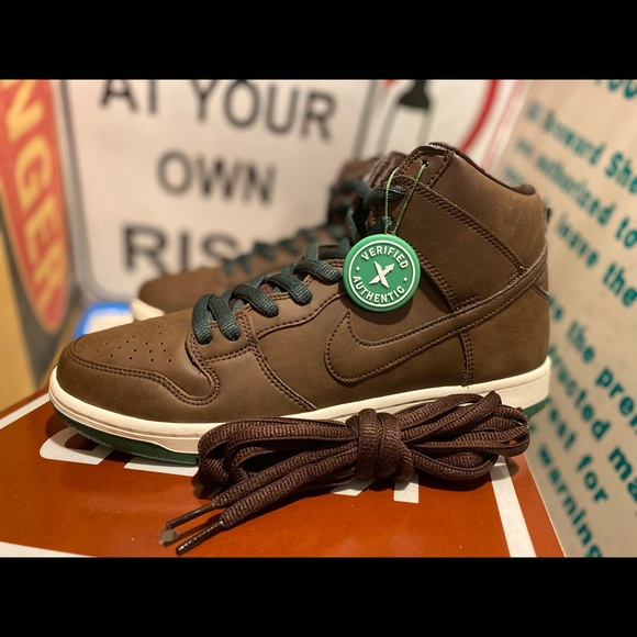 dunk baroque brown vegan